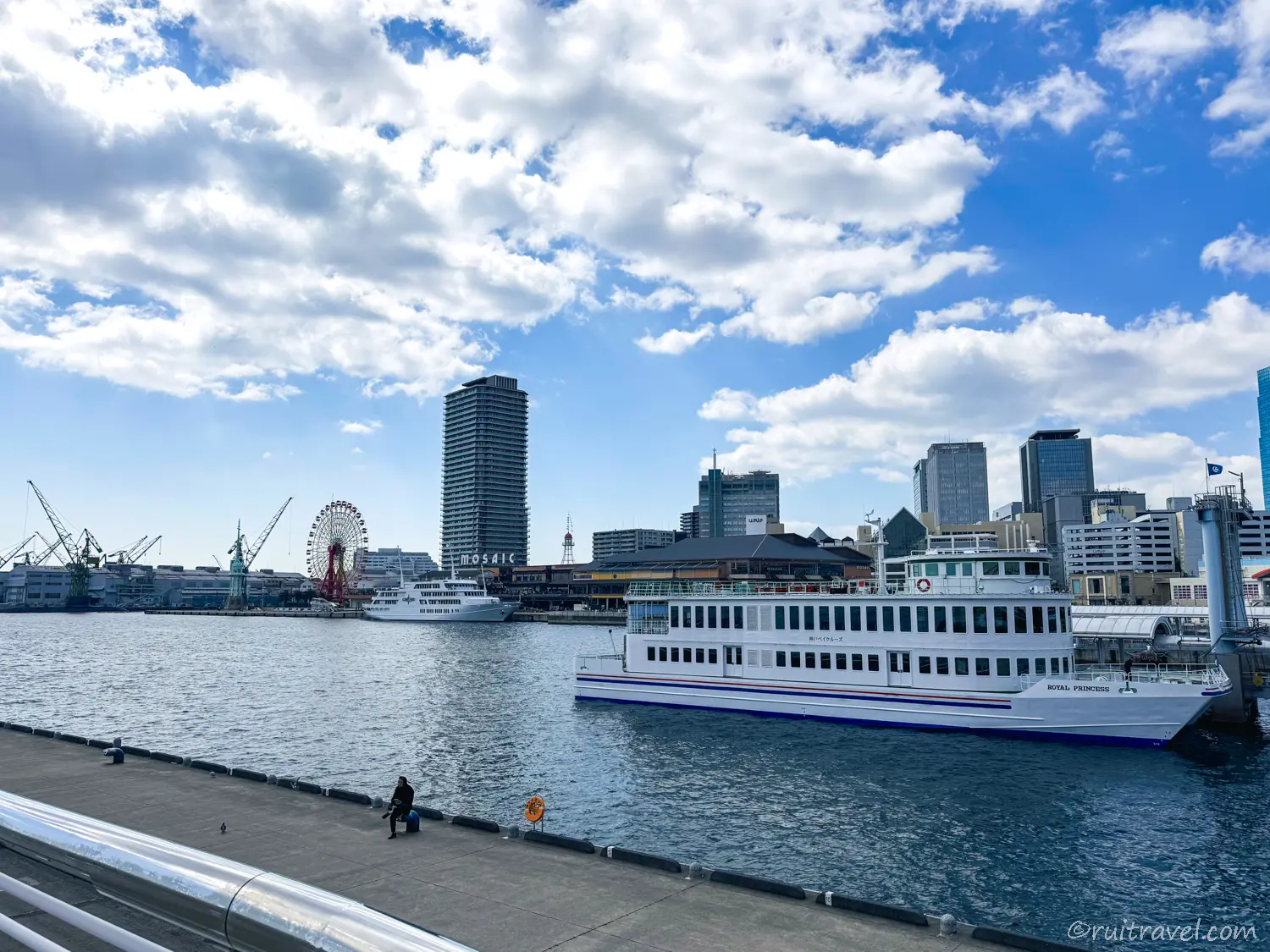 umieモザイクと神戸クルーズの景色
